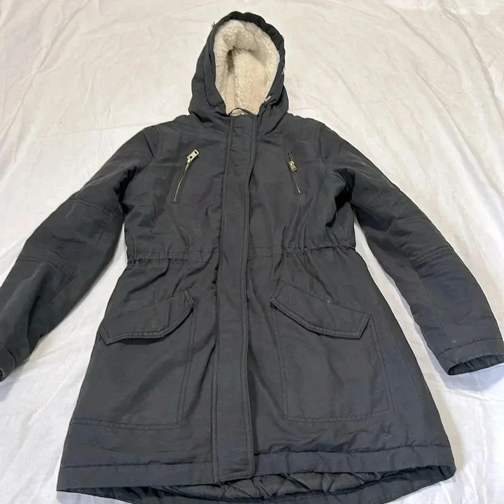 American Eagle Black Hooded Coat Sherpa Lined XS pockets Winter